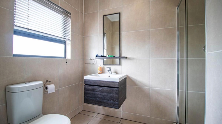 2 Bedroom Property for Sale in Greenstone Hill Gauteng