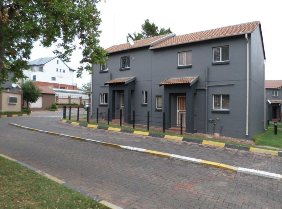 2 Bedroom Property for Sale in Greenstone Hill Gauteng