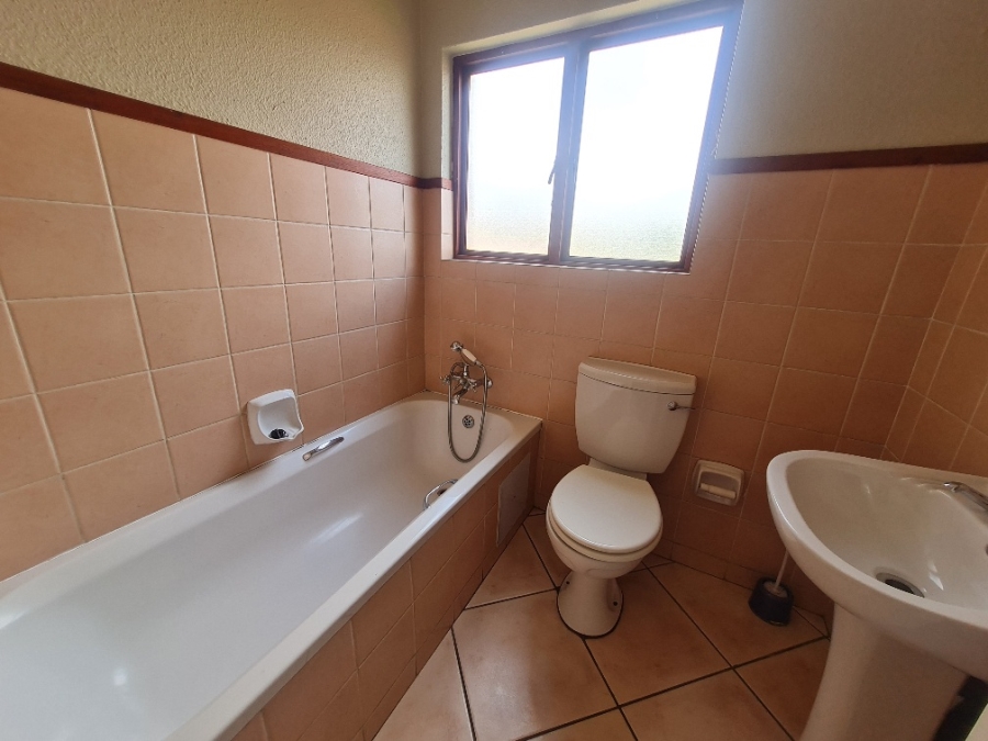 2 Bedroom Property for Sale in Dowerglen Gauteng