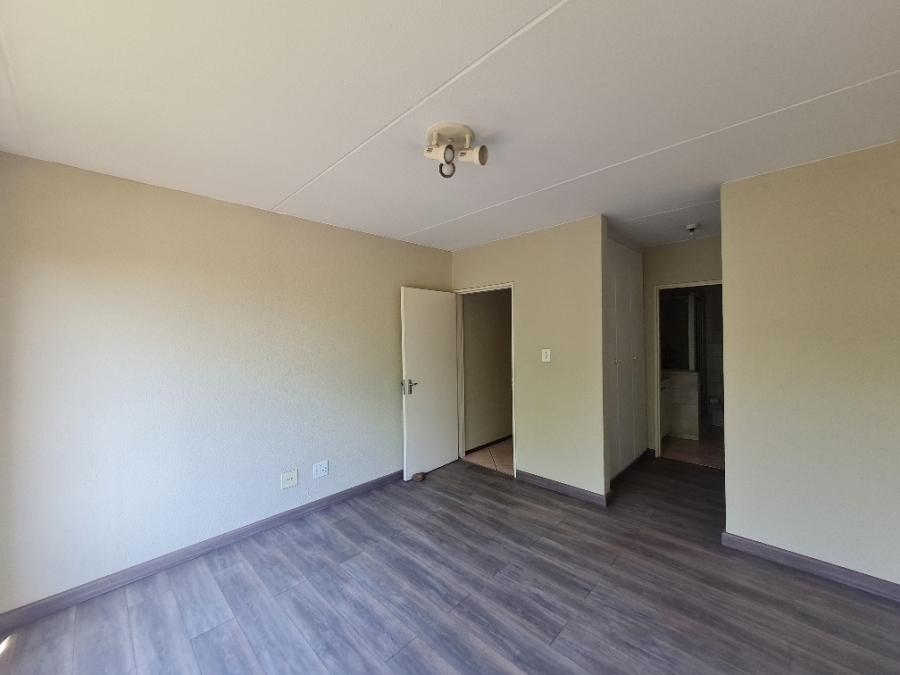 2 Bedroom Property for Sale in Dowerglen Gauteng