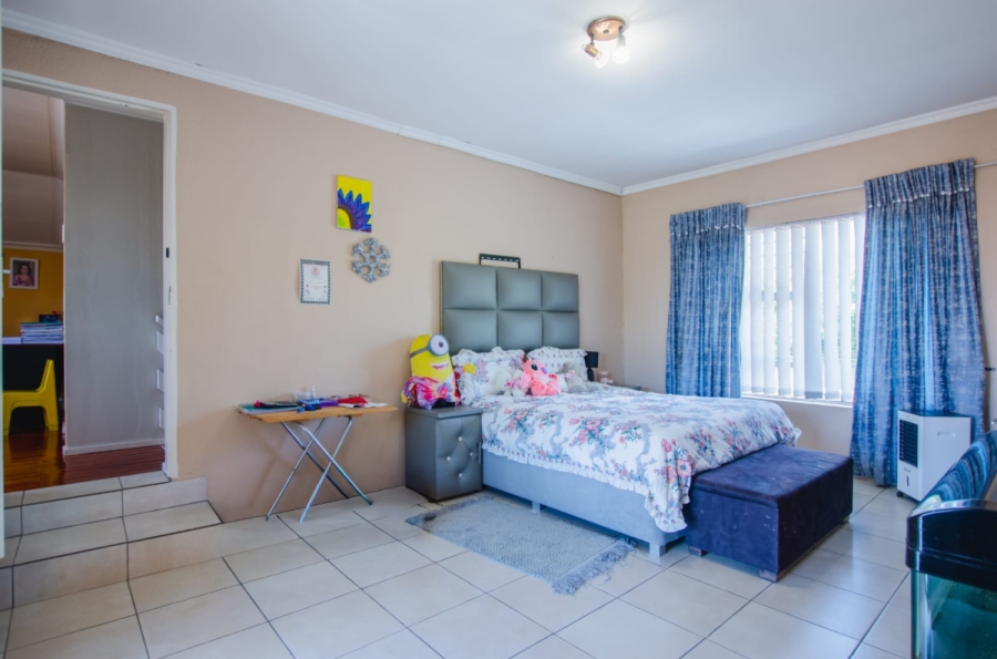 5 Bedroom Property for Sale in Eden Glen Gauteng