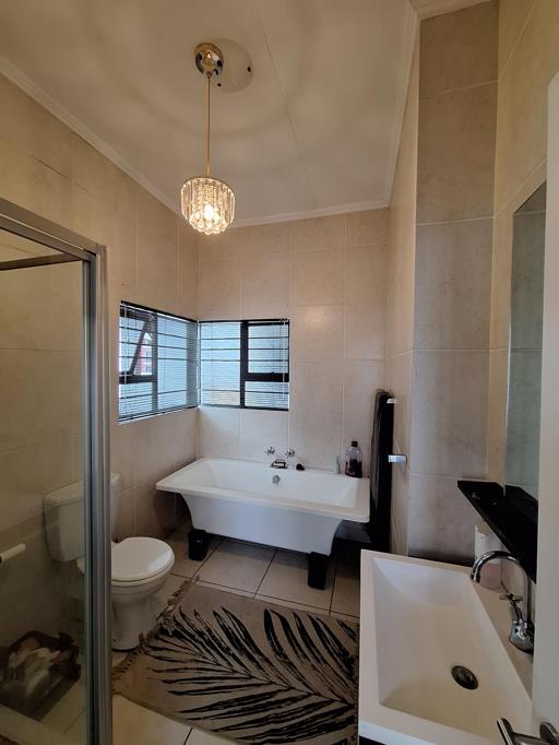 1 Bedroom Property for Sale in Greenstone Hill Gauteng