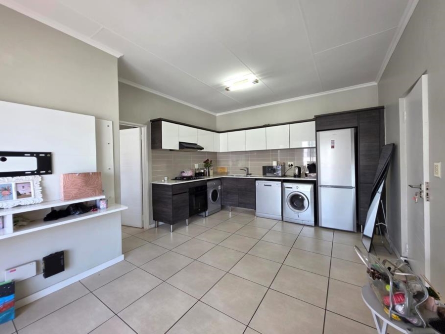 1 Bedroom Property for Sale in Greenstone Hill Gauteng
