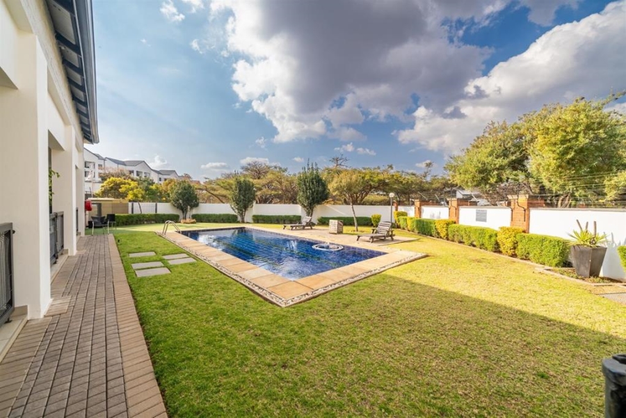 1 Bedroom Property for Sale in Greenstone Hill Gauteng