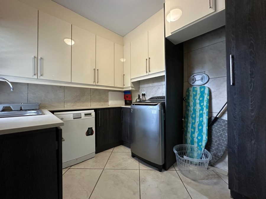 To Let 5 Bedroom Property for Rent in Isandovale Gauteng