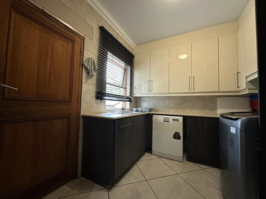 To Let 5 Bedroom Property for Rent in Isandovale Gauteng