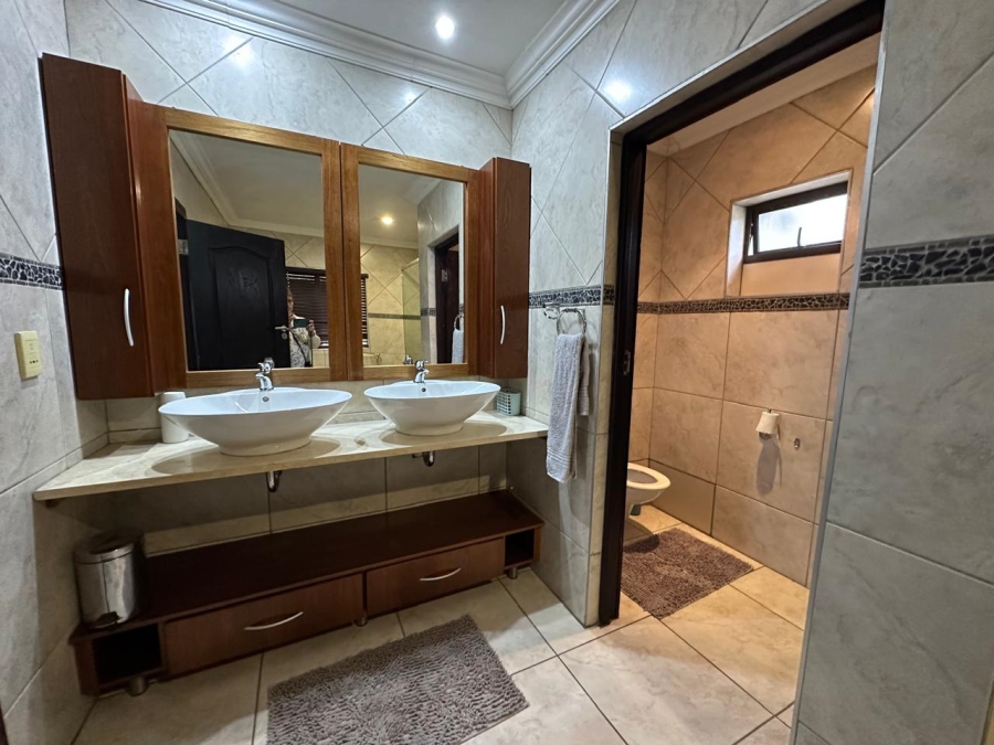 To Let 5 Bedroom Property for Rent in Isandovale Gauteng