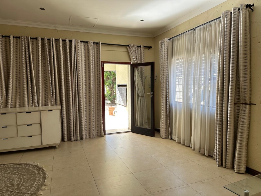 To Let 5 Bedroom Property for Rent in Isandovale Gauteng