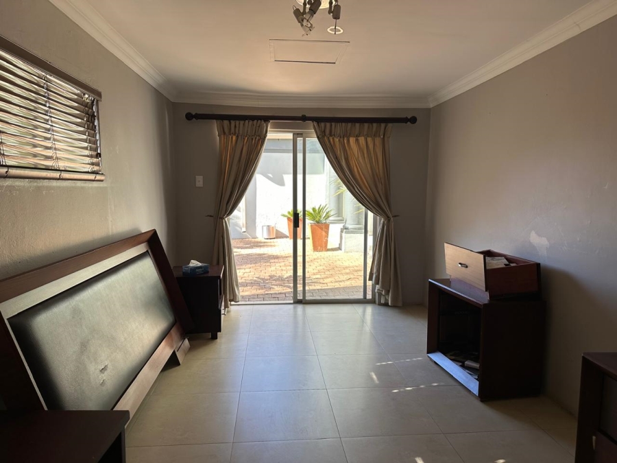 To Let 5 Bedroom Property for Rent in Isandovale Gauteng