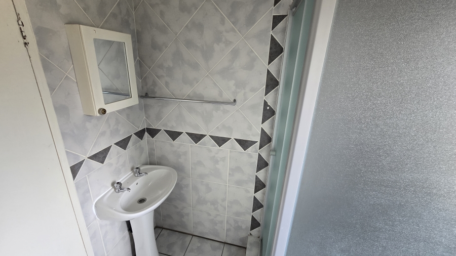 To Let 2 Bedroom Property for Rent in Eden Glen Gauteng