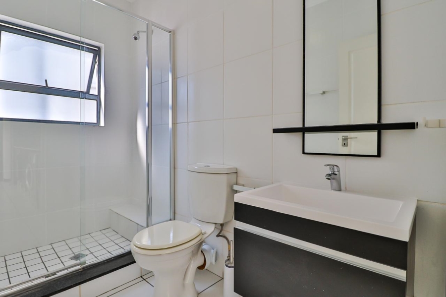 To Let 1 Bedroom Property for Rent in Greenstone Hill Gauteng