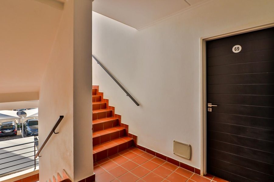 To Let 1 Bedroom Property for Rent in Greenstone Hill Gauteng