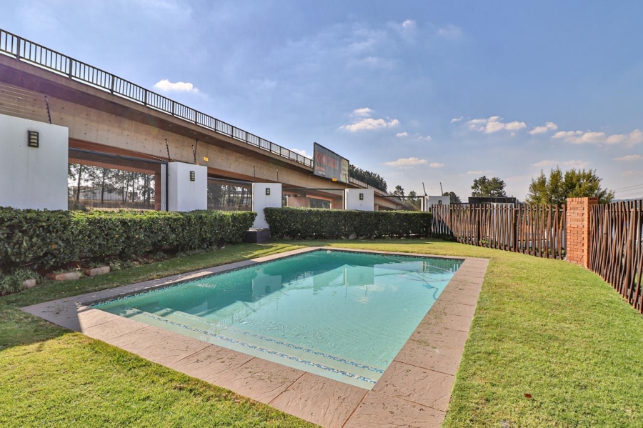 To Let 1 Bedroom Property for Rent in Greenstone Hill Gauteng