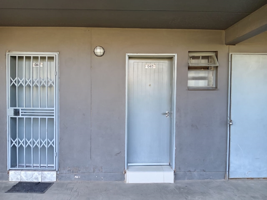 2 Bedroom Property for Sale in Fleurhof Gauteng