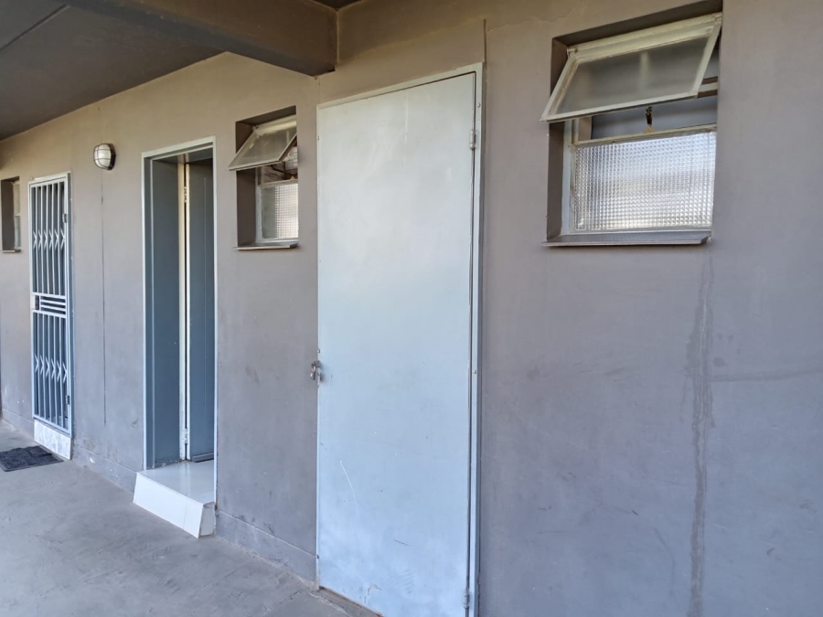 2 Bedroom Property for Sale in Fleurhof Gauteng