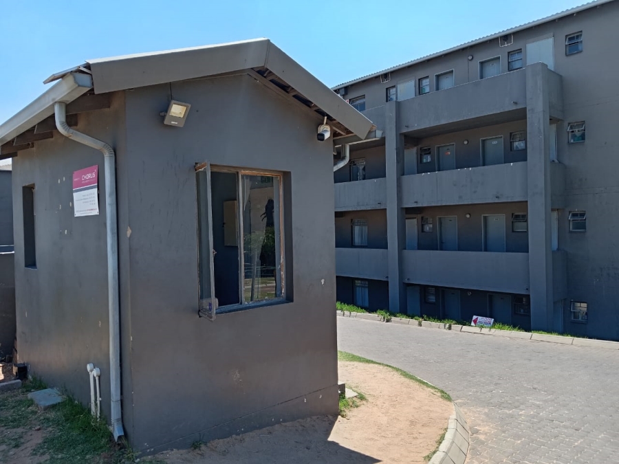2 Bedroom Property for Sale in Fleurhof Gauteng