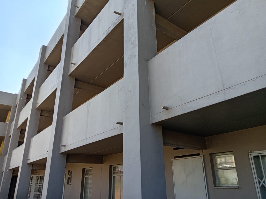 2 Bedroom Property for Sale in Fleurhof Gauteng