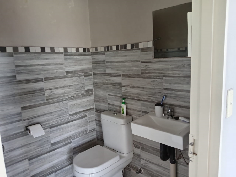 2 Bedroom Property for Sale in Fleurhof Gauteng