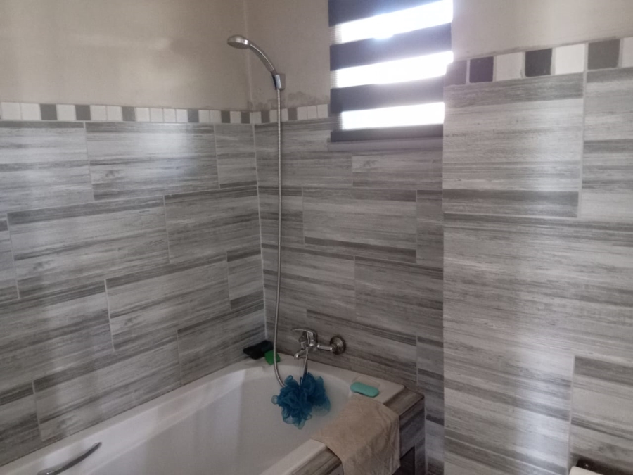 2 Bedroom Property for Sale in Fleurhof Gauteng