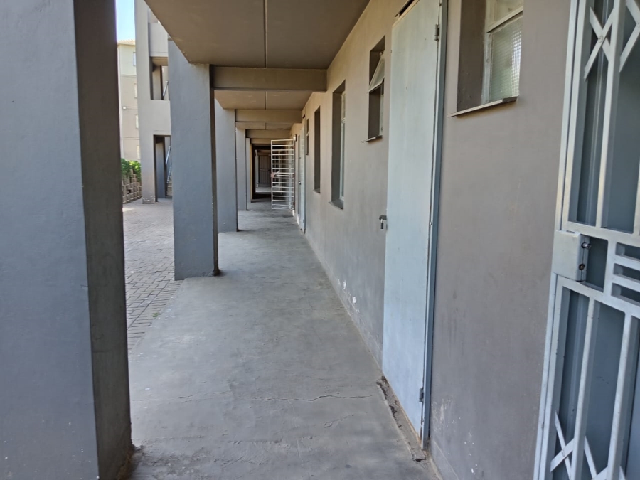 2 Bedroom Property for Sale in Fleurhof Gauteng