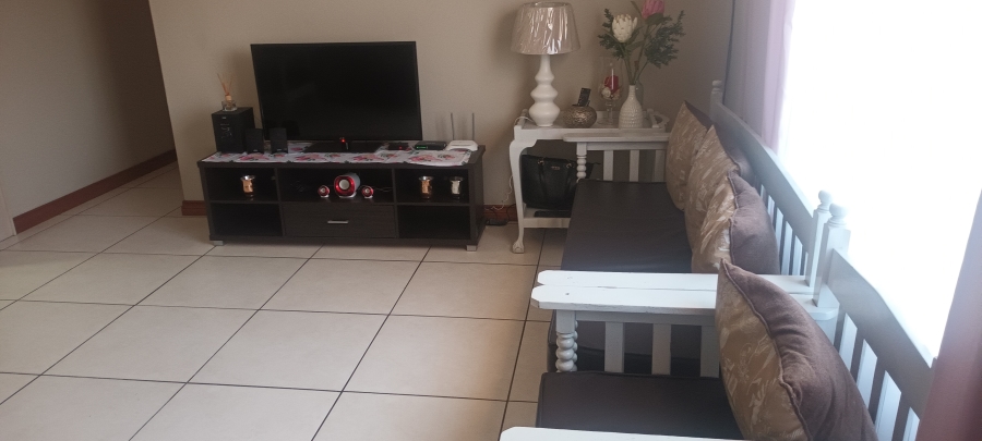 To Let 3 Bedroom Property for Rent in Chancliff A H Gauteng