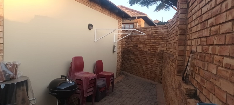 To Let 3 Bedroom Property for Rent in Chancliff A H Gauteng