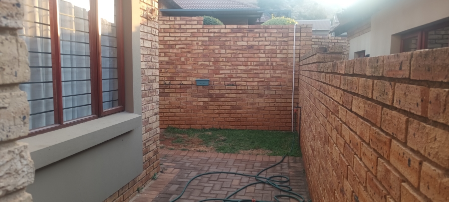 To Let 3 Bedroom Property for Rent in Chancliff A H Gauteng