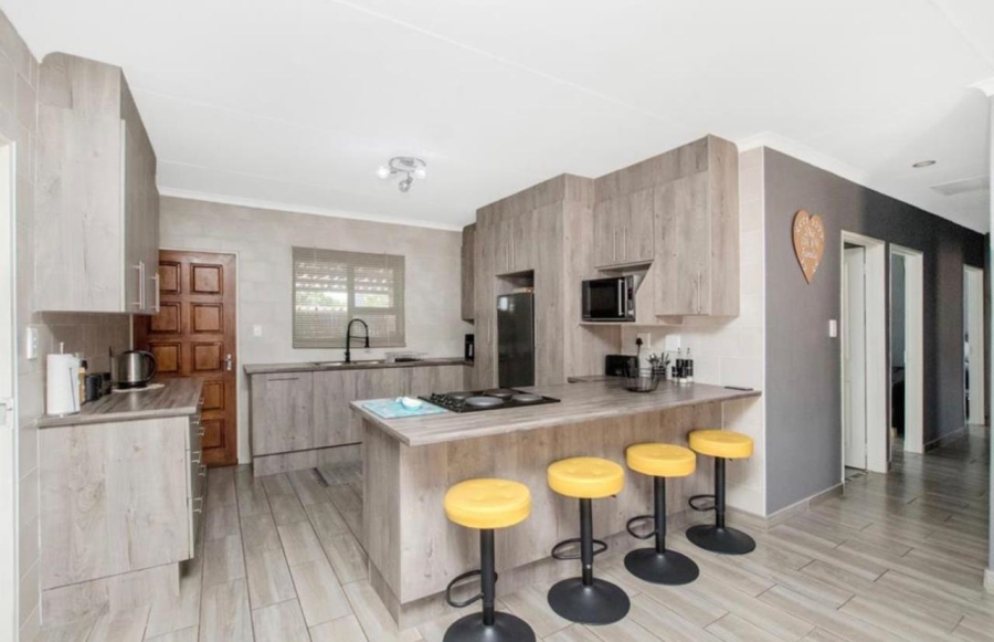 4 Bedroom Property for Sale in Krugersdorp North Gauteng