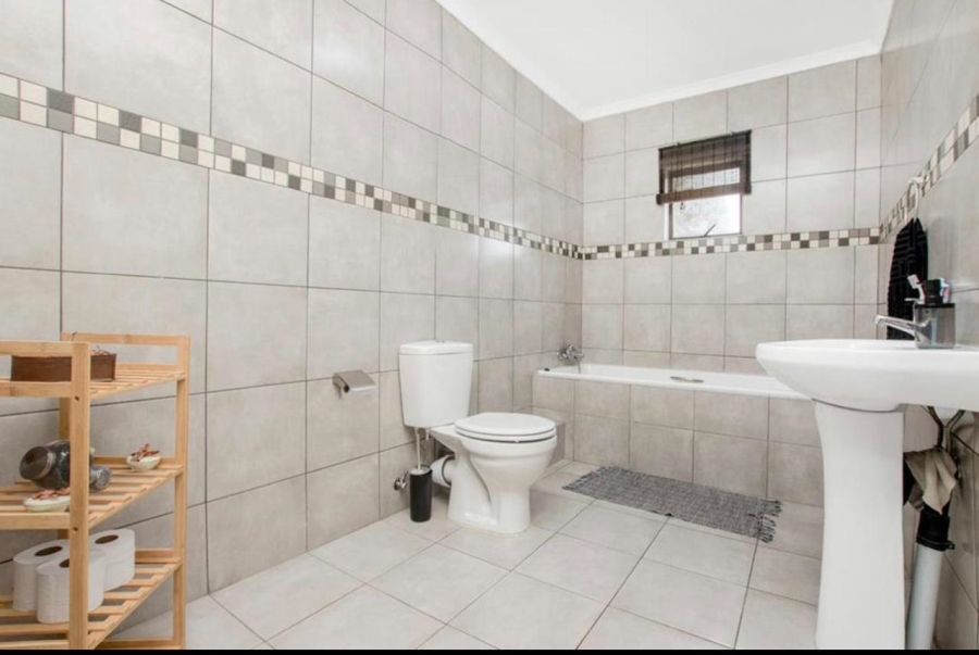 4 Bedroom Property for Sale in Krugersdorp North Gauteng