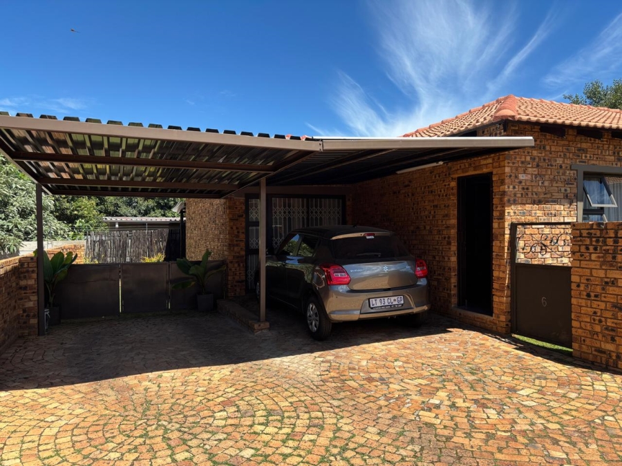 4 Bedroom Property for Sale in Krugersdorp North Gauteng