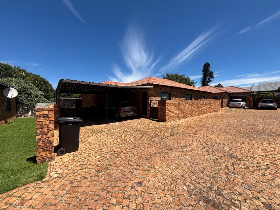 4 Bedroom Property for Sale in Krugersdorp North Gauteng