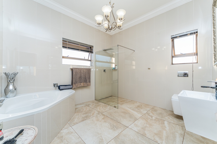 4 Bedroom Property for Sale in Noordheuwel Gauteng