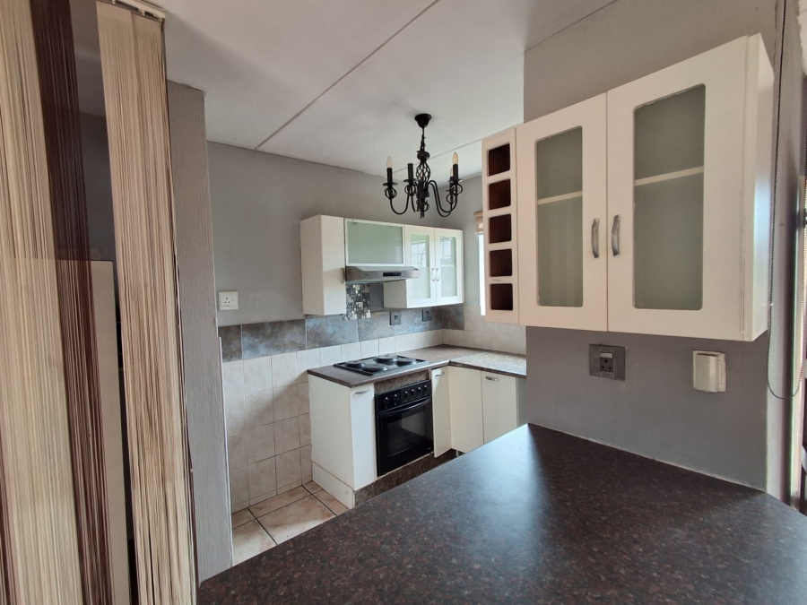 2 Bedroom Property for Sale in Strubensvallei Gauteng