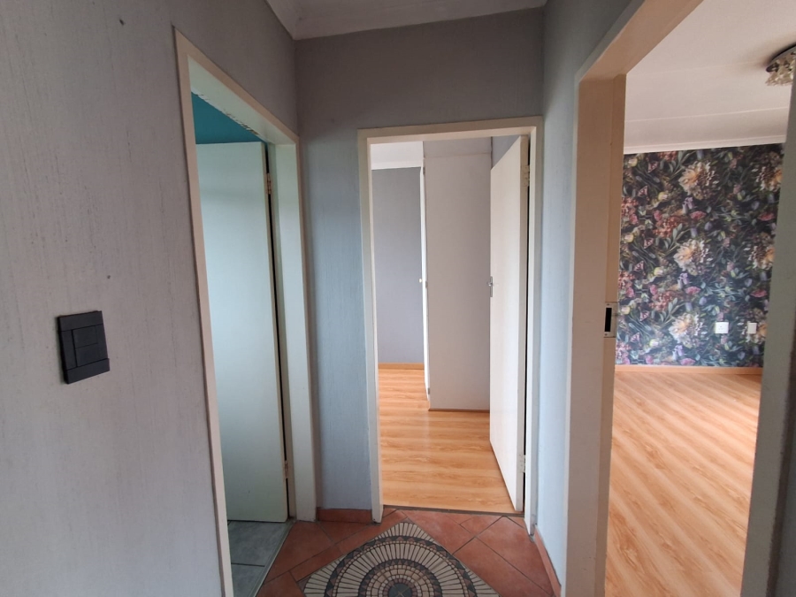 2 Bedroom Property for Sale in Strubensvallei Gauteng