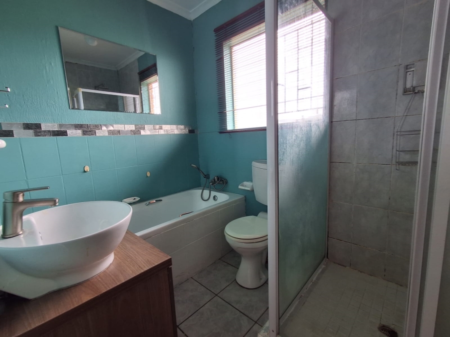 2 Bedroom Property for Sale in Strubensvallei Gauteng