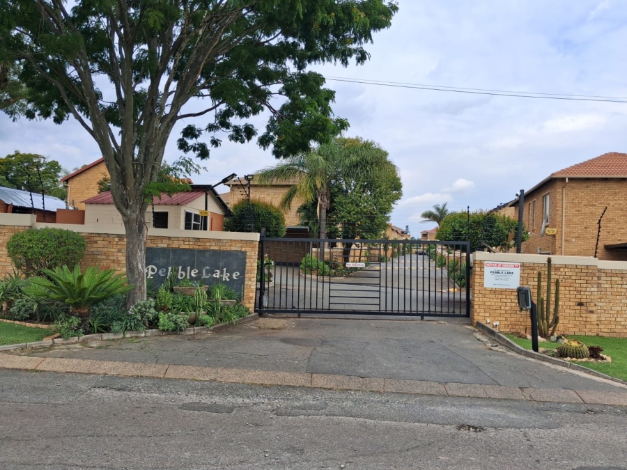 2 Bedroom Property for Sale in Strubensvallei Gauteng