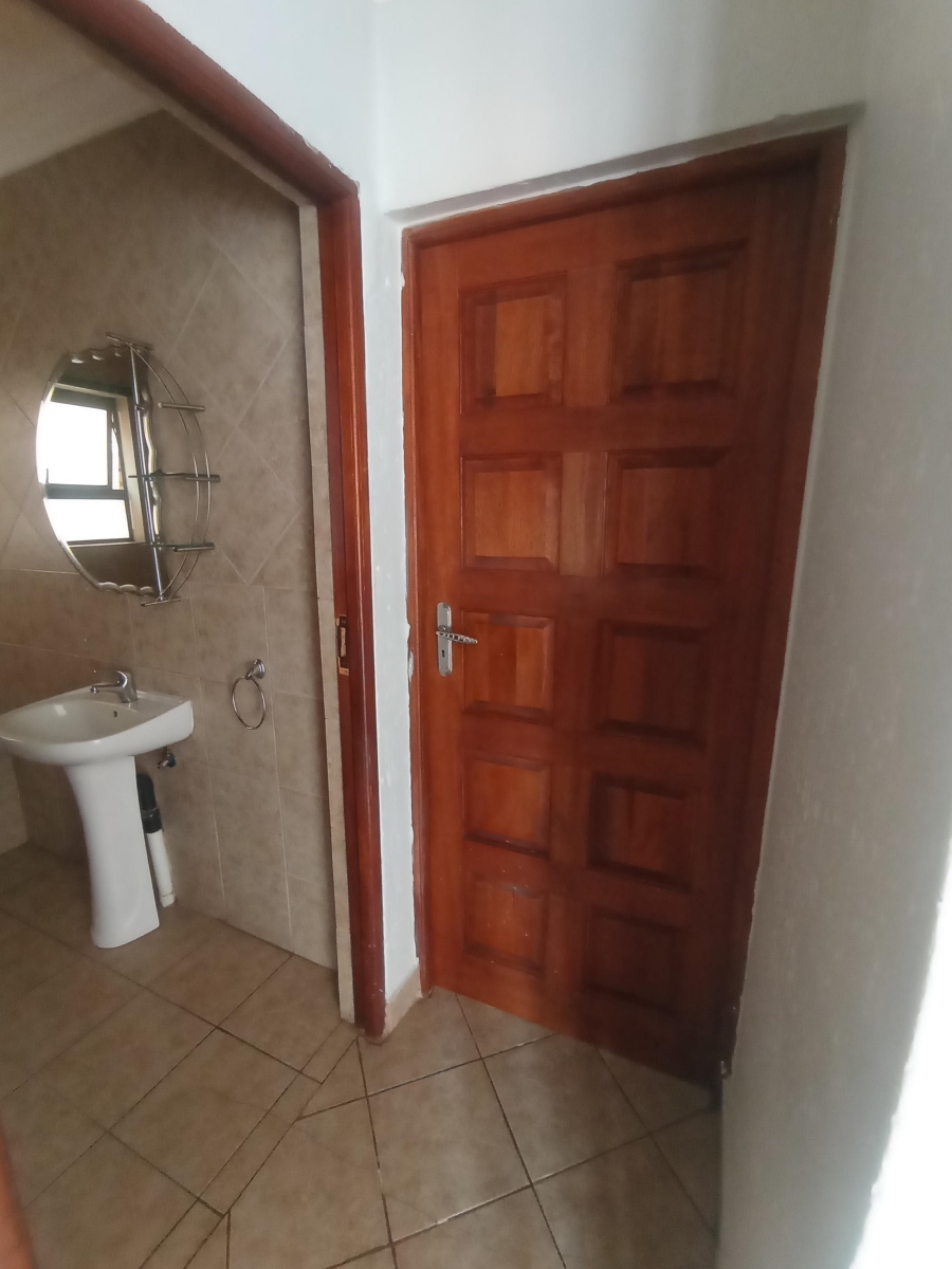 2 Bedroom Property for Sale in Florida Park Gauteng