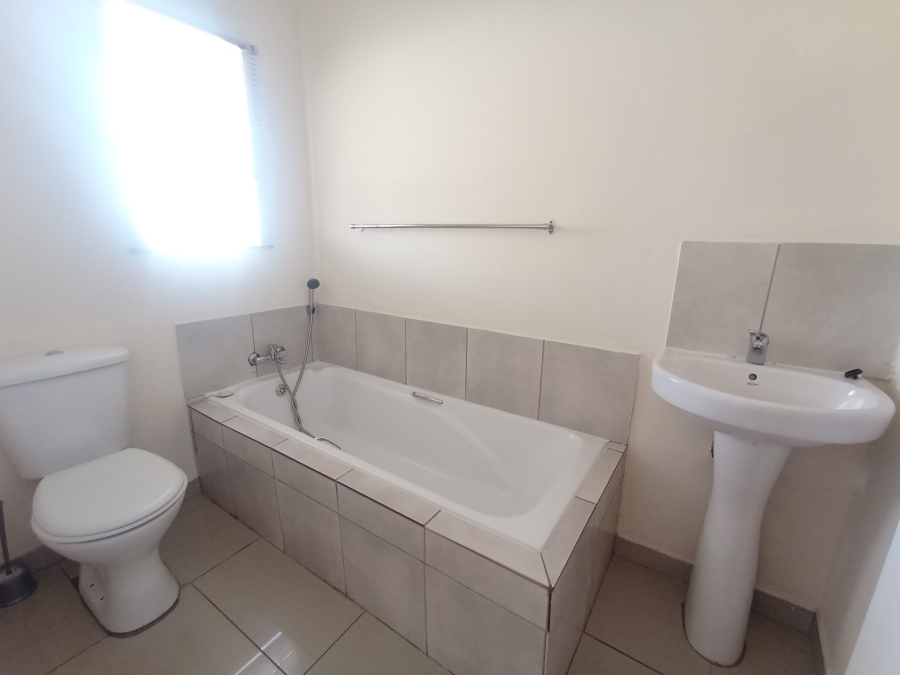 3 Bedroom Property for Sale in Witpoortjie Gauteng