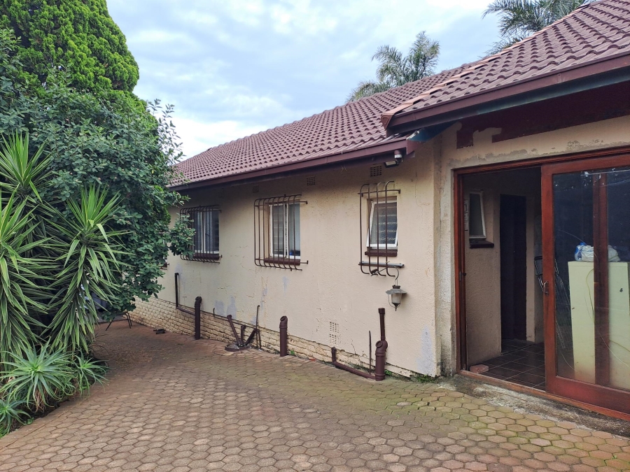 4 Bedroom Property for Sale in Breaunanda Gauteng