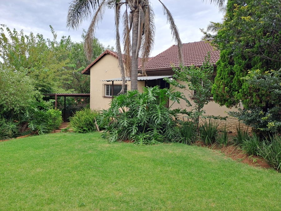 4 Bedroom Property for Sale in Breaunanda Gauteng