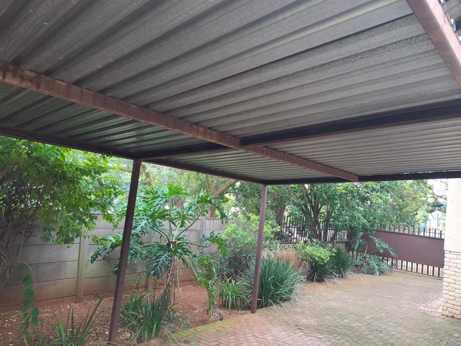 4 Bedroom Property for Sale in Breaunanda Gauteng