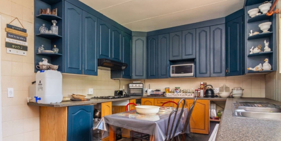 4 Bedroom Property for Sale in Breaunanda Gauteng