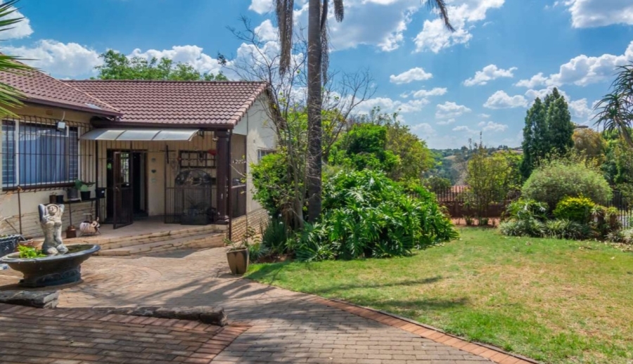 4 Bedroom Property for Sale in Breaunanda Gauteng