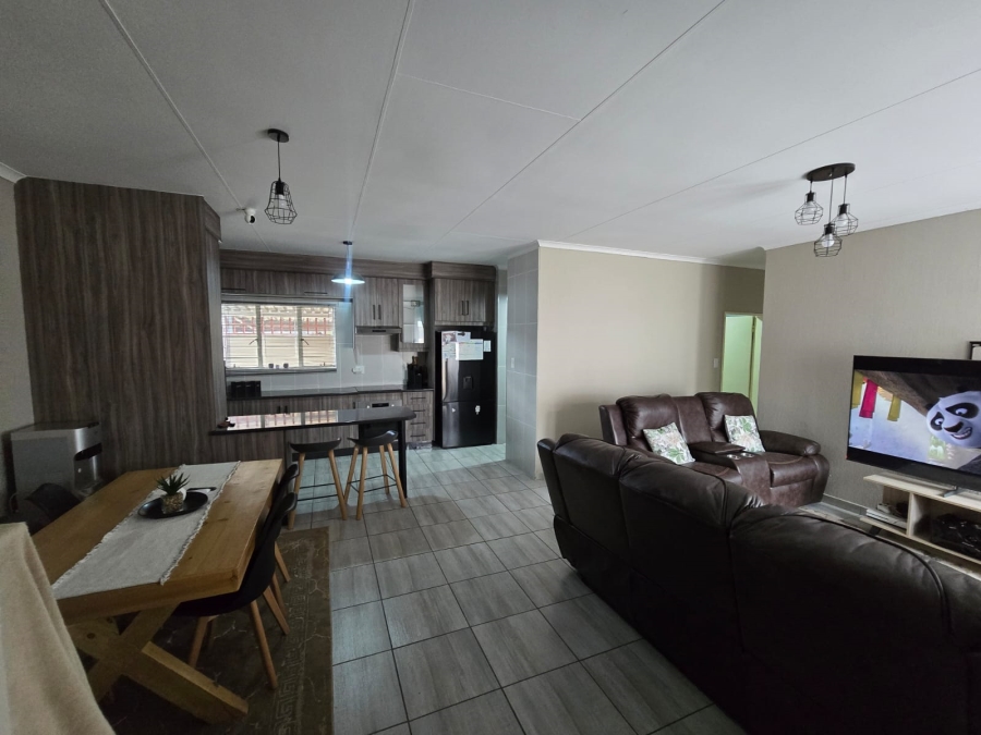 3 Bedroom Property for Sale in Helikonpark Gauteng