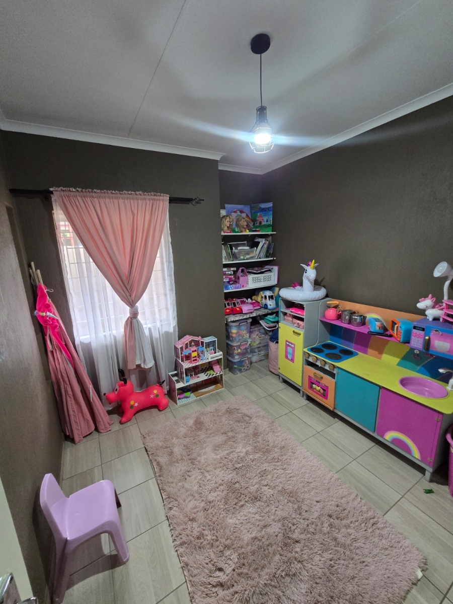 3 Bedroom Property for Sale in Helikonpark Gauteng