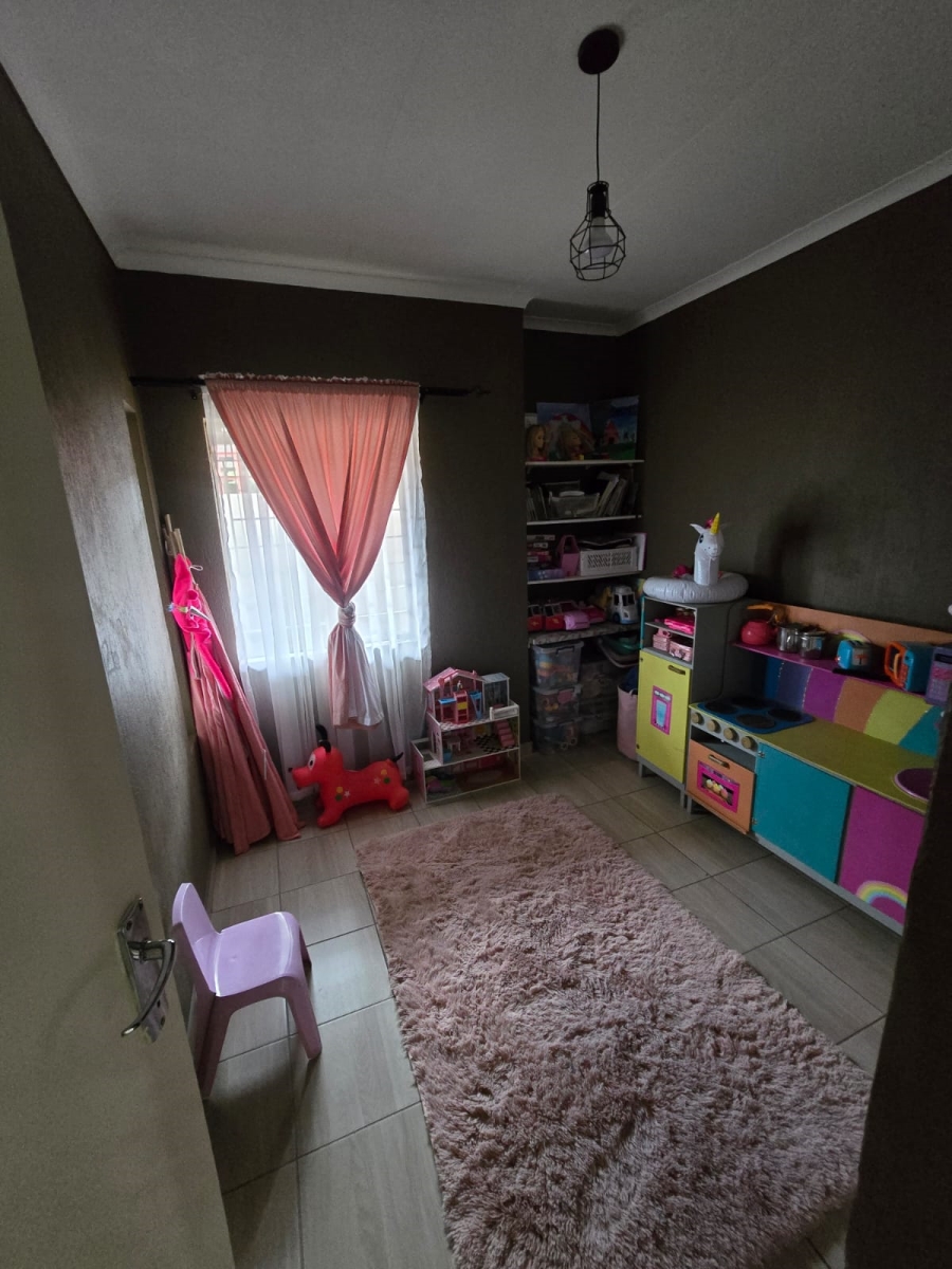 3 Bedroom Property for Sale in Helikonpark Gauteng