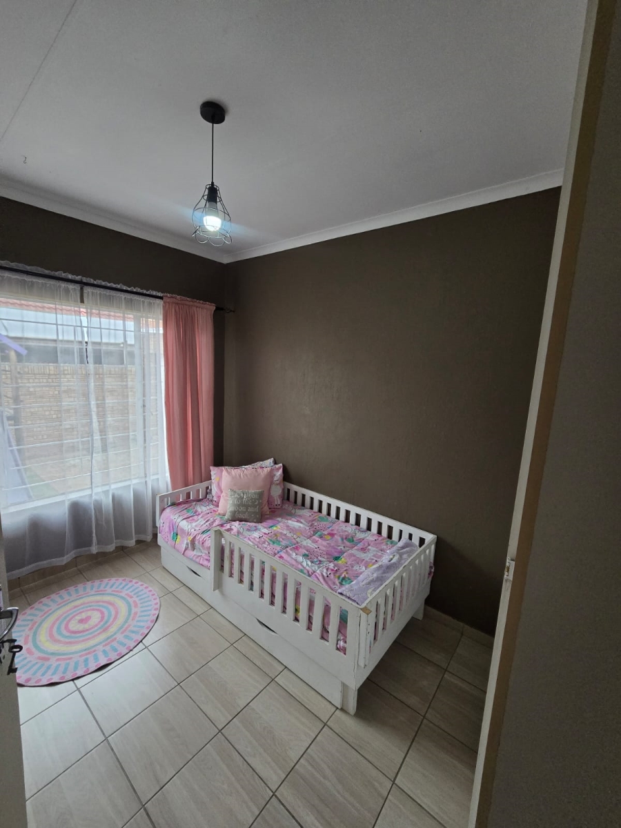 3 Bedroom Property for Sale in Helikonpark Gauteng