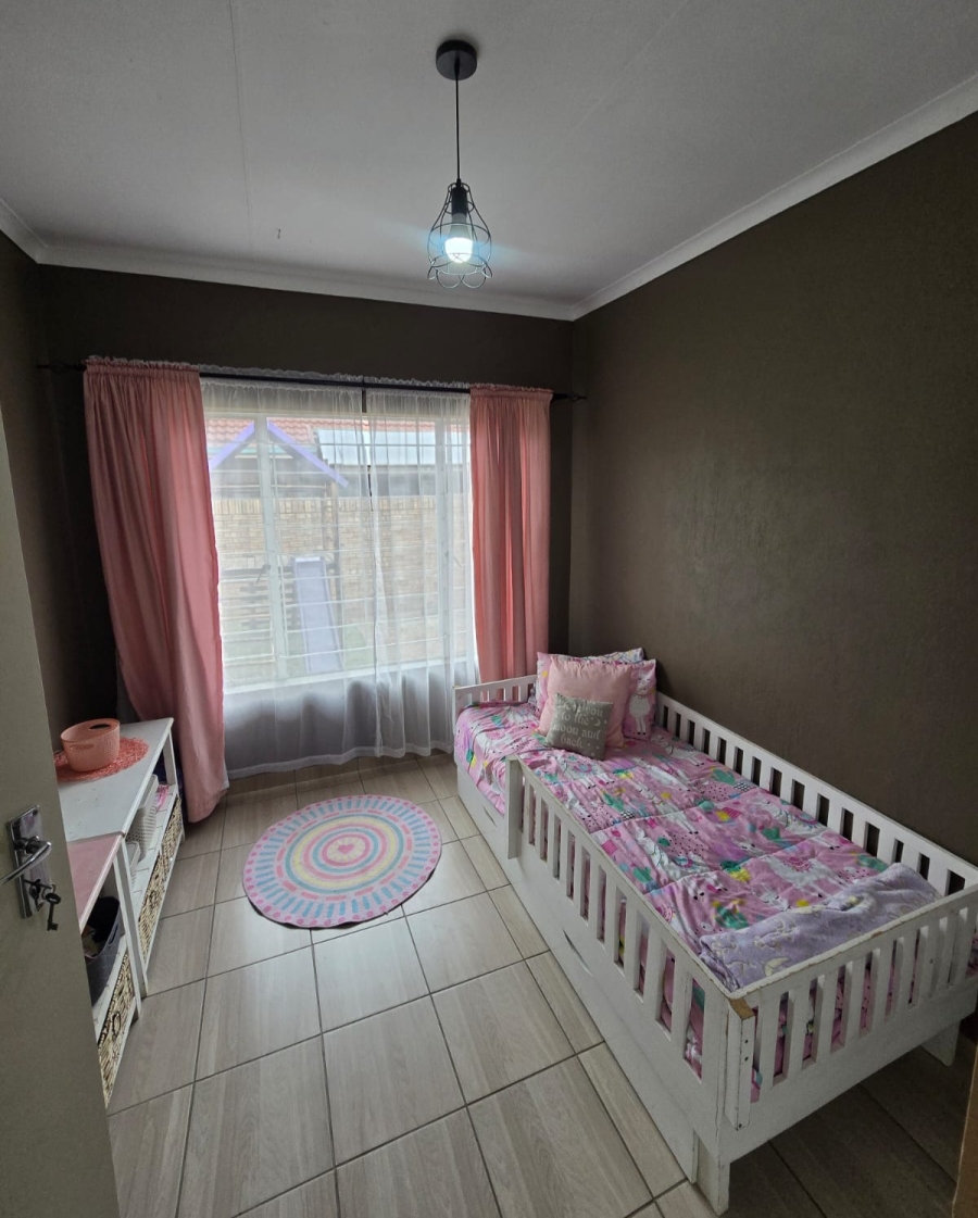 3 Bedroom Property for Sale in Helikonpark Gauteng