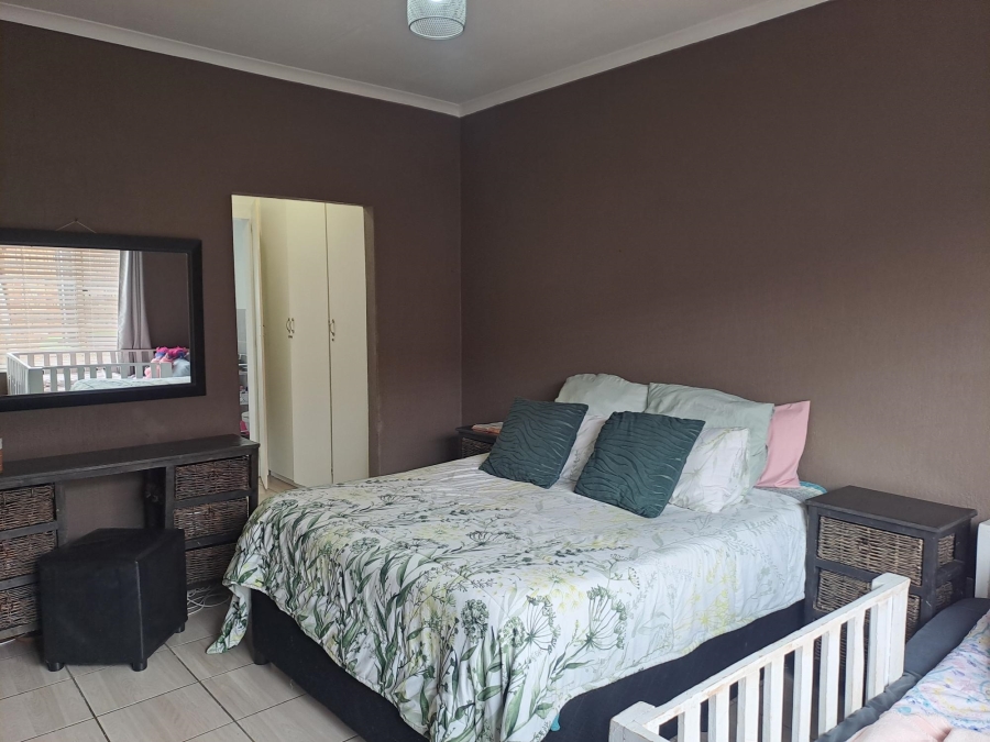 3 Bedroom Property for Sale in Helikonpark Gauteng