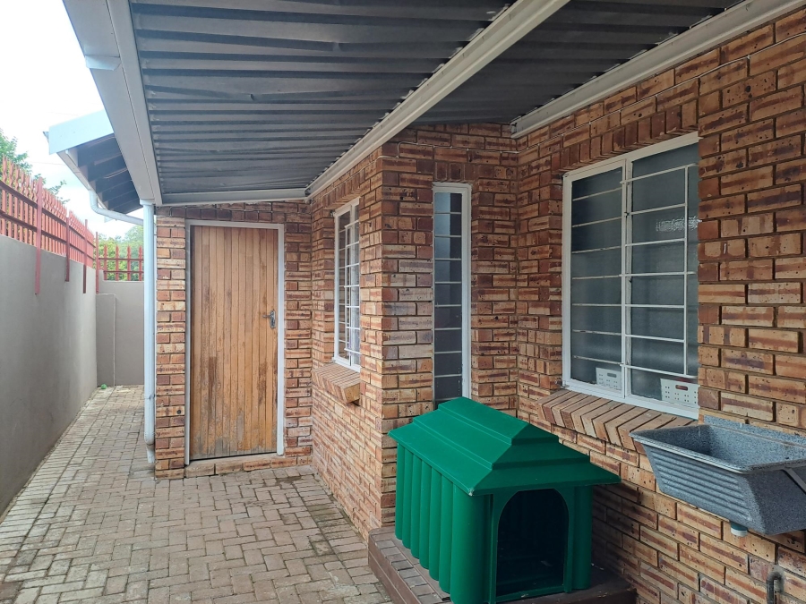 3 Bedroom Property for Sale in Helikonpark Gauteng